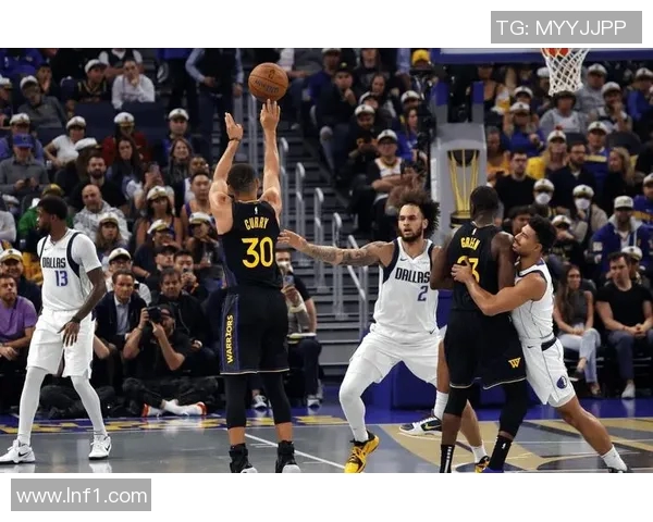 独行侠将汤神贬至替补席，英雄联盟战队陷入困境终念库里